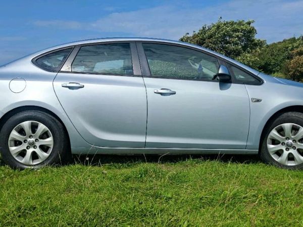 Opel Astra Saloon, Diesel, 2015, Silver