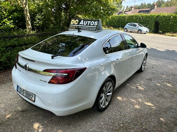 Vauxhall Insignia Hatchback, Diesel, 2015, White