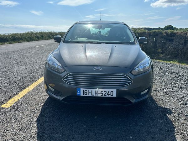 Ford Focus Hatchback, Petrol, 2016, Grey