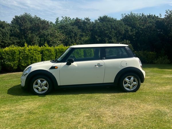 Mini First Hatchback, Petrol, 2012, White
