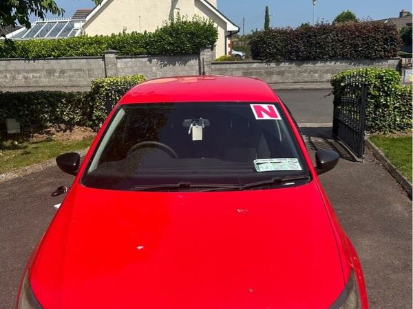 Volkswagen Polo Hatchback, Petrol, 2011, Red