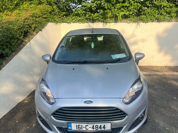 Ford Fiesta Hatchback, Petrol, 2016, Silver