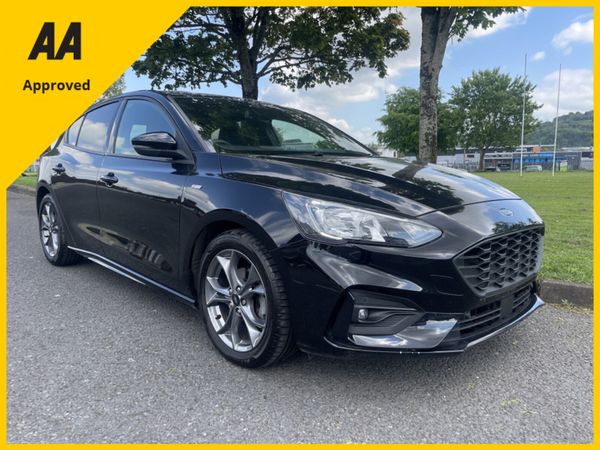 Ford Focus Hatchback, Petrol, 2022, Black