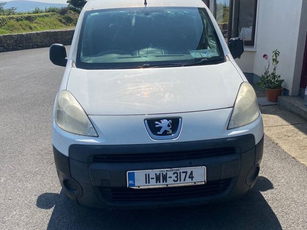 Peugeot Partner MPV, Diesel, 2011, White