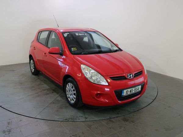 Hyundai i20 Hatchback, Petrol, 2010, Red