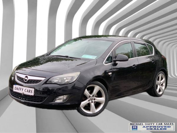 Opel Astra Hatchback, Diesel, 2010, Black