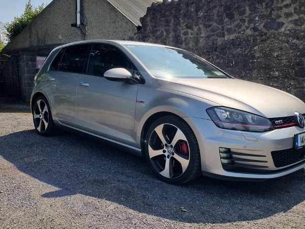 Volkswagen Golf Hatchback, Petrol, 2014, Silver