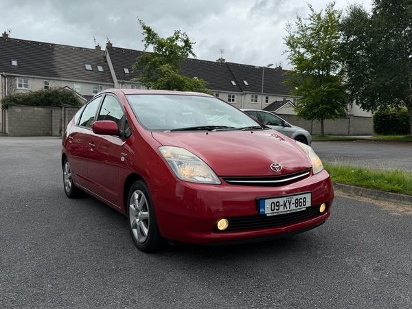Toyota Prius Hatchback, Petrol Hybrid, 2009, Red