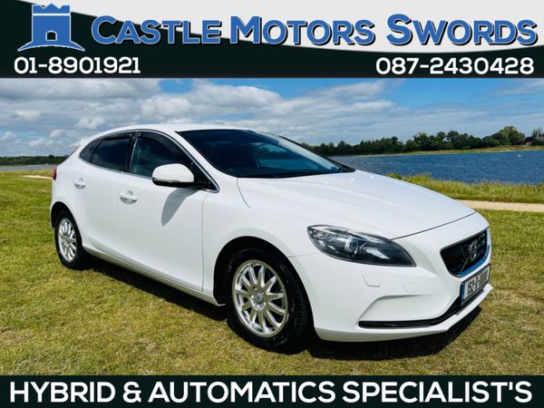 Volvo V40 Hatchback, Petrol, 2015, White