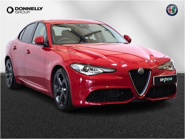 Alfa Romeo Giulia Saloon, Petrol, 2020, Red