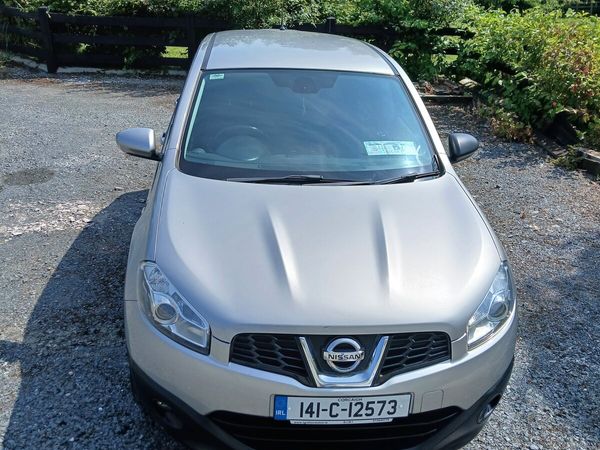 Nissan Qashqai Hatchback, Diesel, 2014, Silver