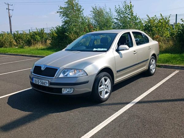 Skoda Octavia Hatchback, Petrol, 2005, Beige