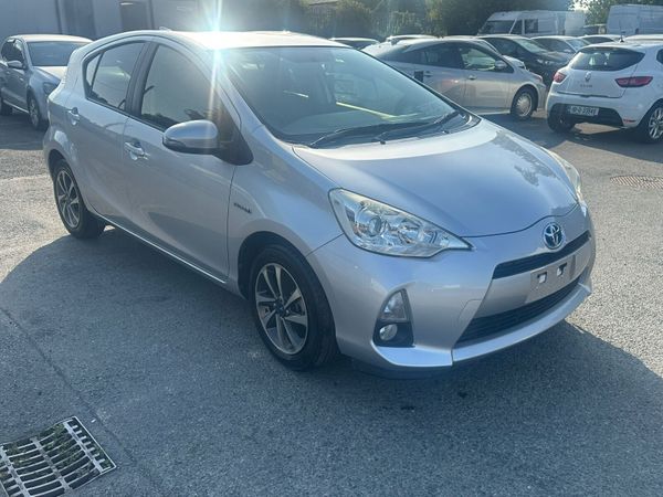 Toyota Aqua Hatchback, Petrol Hybrid, 2014, Silver