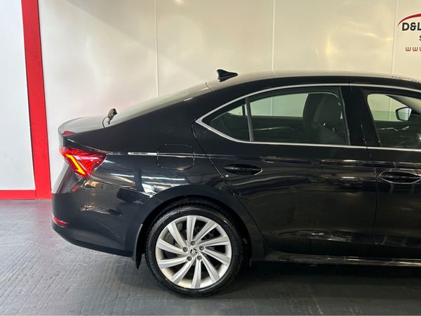 Skoda Octavia Hatchback, Diesel, 2023, Black