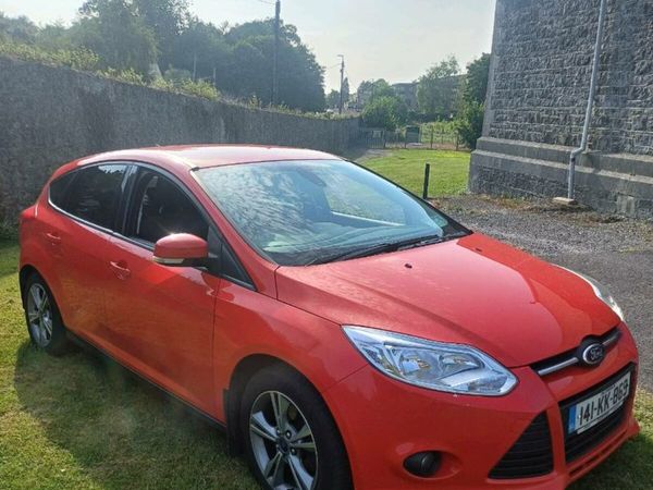 Ford Focus Hatchback, Diesel, 2014, Red