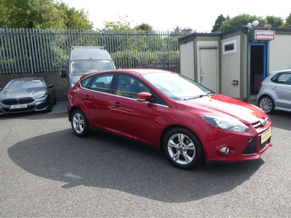 Ford Focus Hatchback, Diesel, 2012, Red