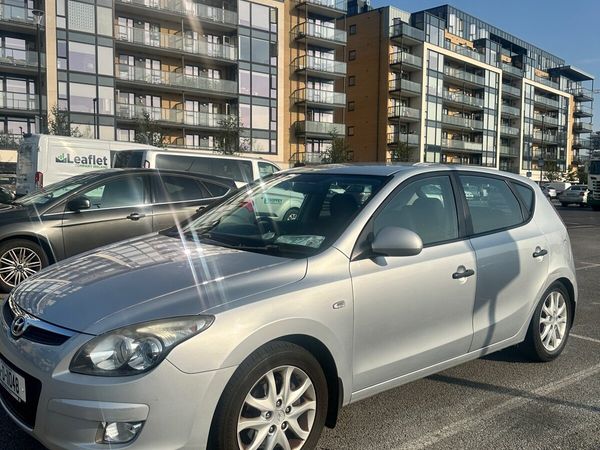 Hyundai i30 Hatchback, Petrol, 2010, Silver