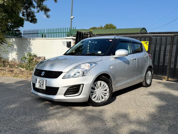Suzuki Swift Hatchback, Petrol, 2014, Silver