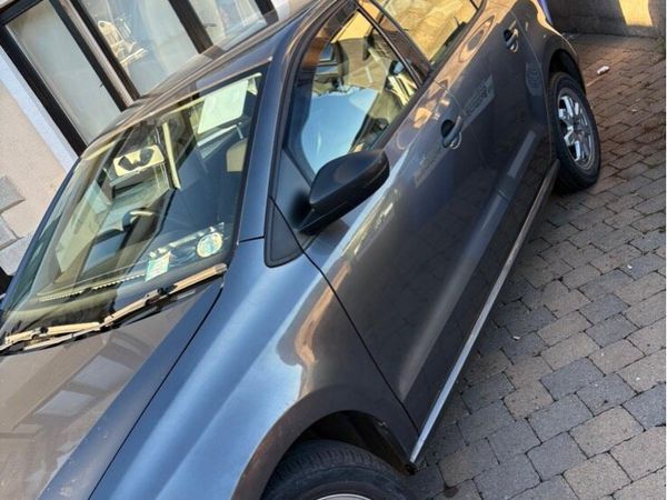 Volkswagen Polo Hatchback, Petrol, 2011, Grey