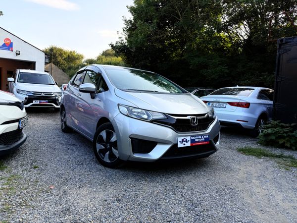 Honda Fit Hatchback, Petrol Hybrid, 2015, Silver