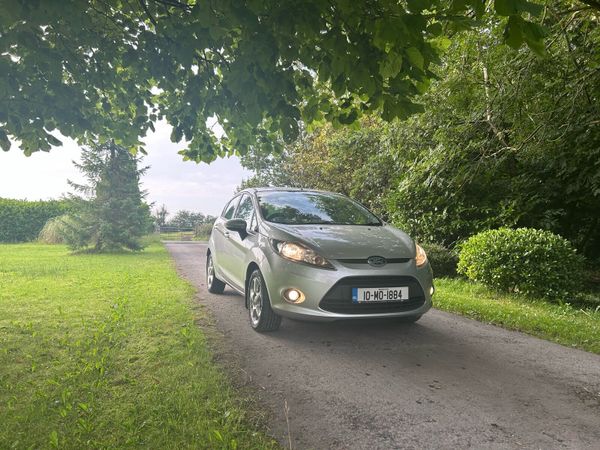 Ford Fiesta Hatchback, Petrol, 2010, Silver