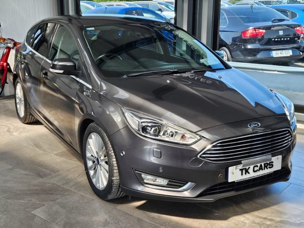 Ford Focus Hatchback, Petrol, 2016, Grey