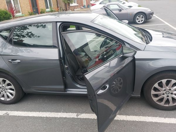 SEAT Leon Estate, Diesel, 2017, Grey