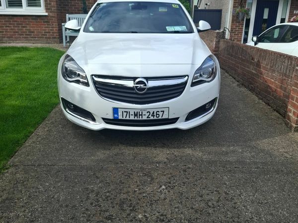 Opel Insignia Saloon, Petrol, 2017, White