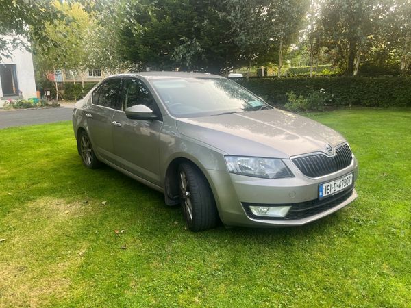 Skoda Octavia Saloon, Diesel, 2016, Beige