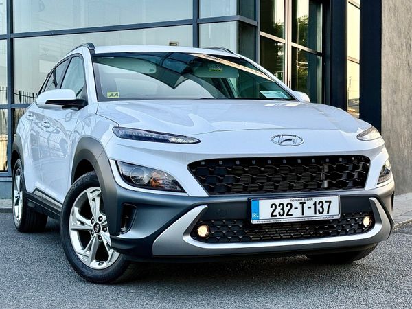 Hyundai KONA MPV, Petrol, 2023, White