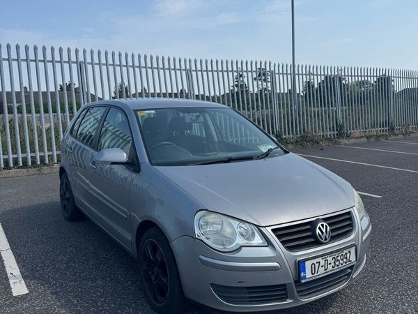 Volkswagen Polo Hatchback, Petrol, 2007, Silver