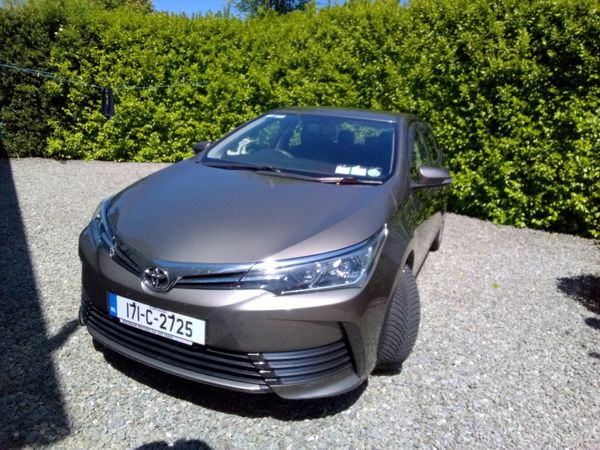 Toyota Corolla Saloon, Diesel, 2017, Grey