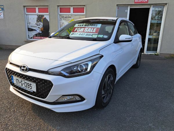 Hyundai i20 Hatchback, Petrol, 2017, White