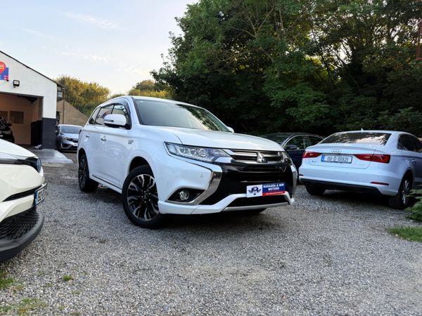 Mitsubishi Outlander SUV, Petrol Plug-in Hybrid, 2017, White