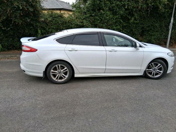 Ford Mondeo Hatchback, Diesel, 2018, White