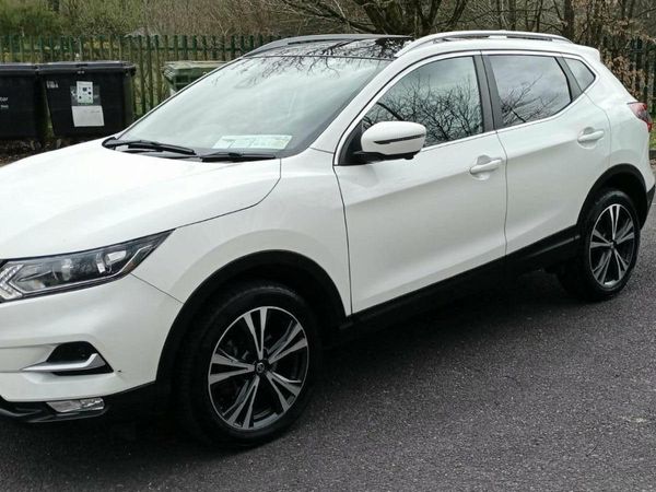 Nissan Qashqai Hatchback, Diesel, 2018, White