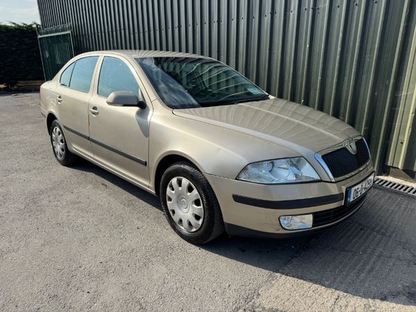 Skoda Octavia Hatchback, Petrol, 2006, Beige