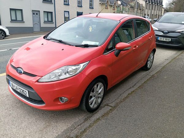Ford Fiesta Hatchback, Diesel, 2010, Red