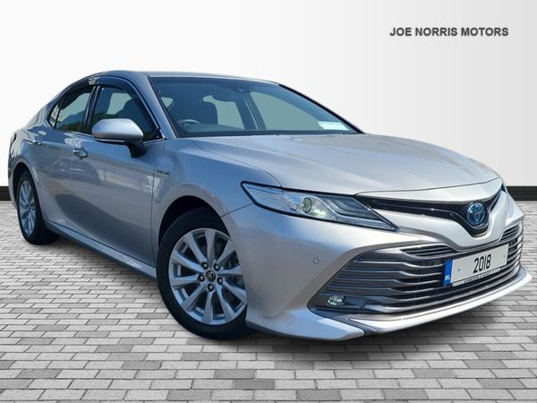 Toyota Camry Saloon, Petrol Hybrid, 2018, Silver