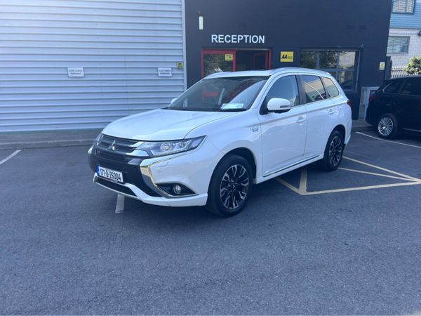 Mitsubishi Outlander Estate, Petrol Hybrid, 2017, White