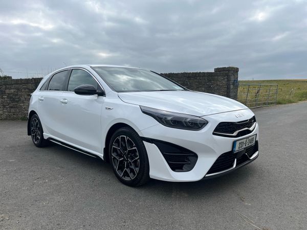 Kia Ceed Hatchback, Petrol, 2023, White