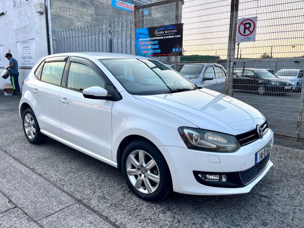 Volkswagen Polo Hatchback, Petrol, 2014, White