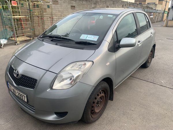 Toyota Yaris Hatchback, Petrol, 2007, Silver