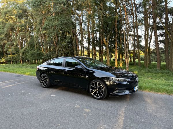 Opel Insignia Hatchback, Diesel, 2018, Black