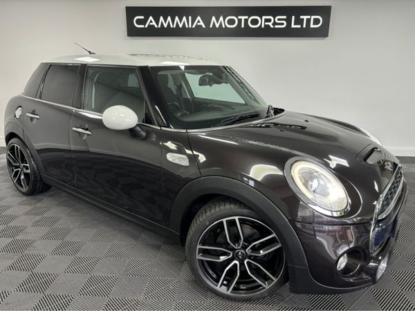 Mini Cooper Hatchback, Petrol, 2015, Red