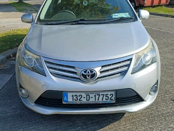 Toyota Avensis Saloon, Diesel, 2013, Silver