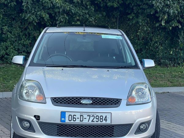 Ford Fiesta Hatchback, Petrol, 2006, Silver