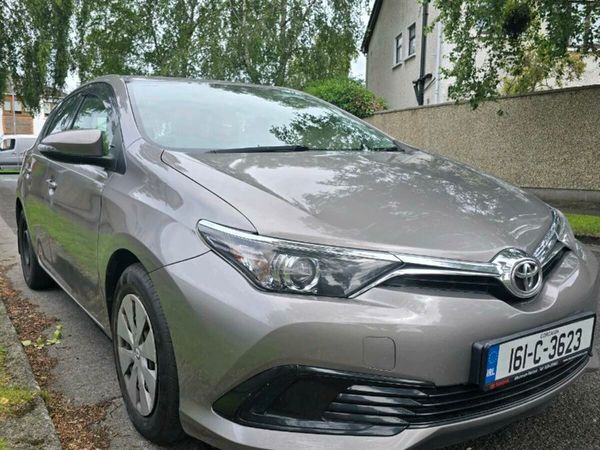 Toyota Auris Hatchback, Diesel, 2016, Bronze
