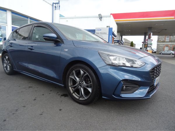 Ford Focus Hatchback, Petrol, 2019, Blue