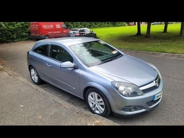 Opel Astra Hatchback, Petrol, 2008, Silver